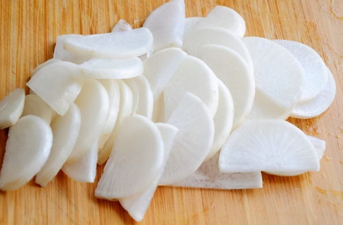 橘子皮扔掉太可惜了,冬天用水一煮,原來作用這么強(qiáng),拿錢都難買